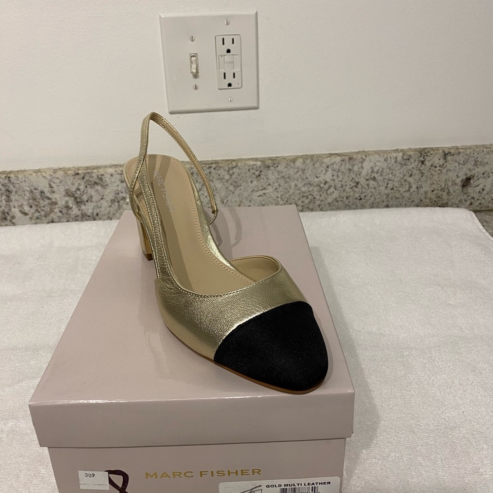NIB MARC FISHER LAYNIE GOLD BLACK SLINGBACK SZ8